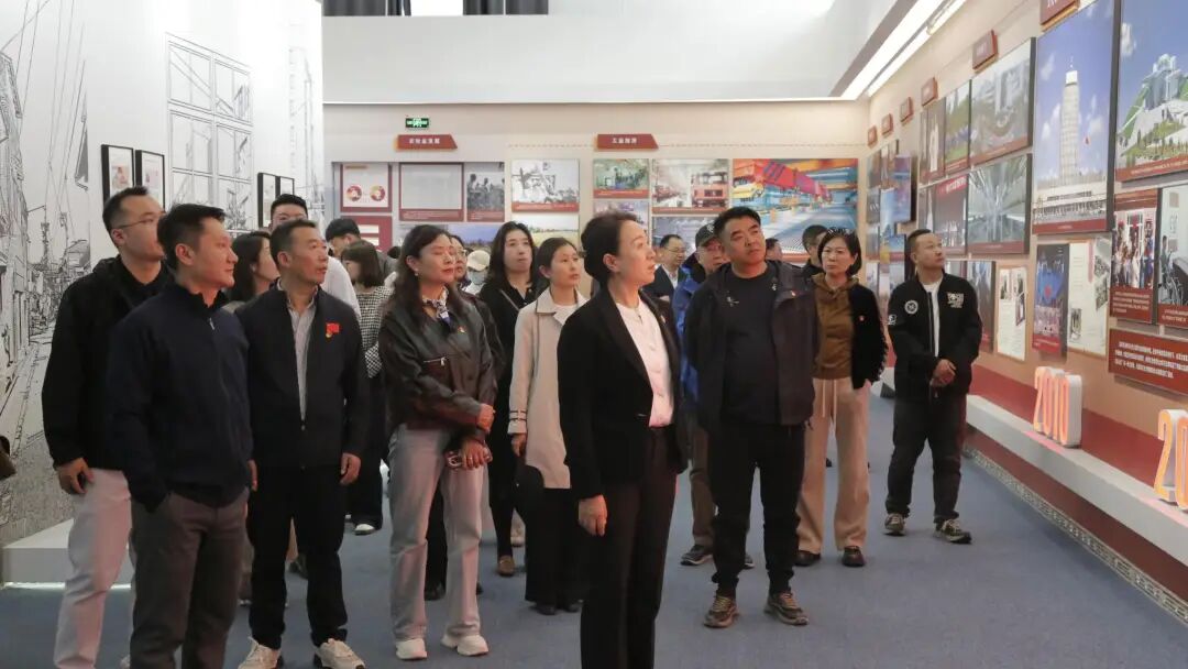 自治區(qū)工商聯(lián)組織機(jī)關(guān)和所屬商協(xié)會(huì)黨支部開展“感黨恩 聽黨話 跟黨走”主題黨日活動(dòng)